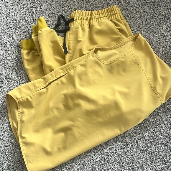 Figs Scrubs - Picture 1 of 2